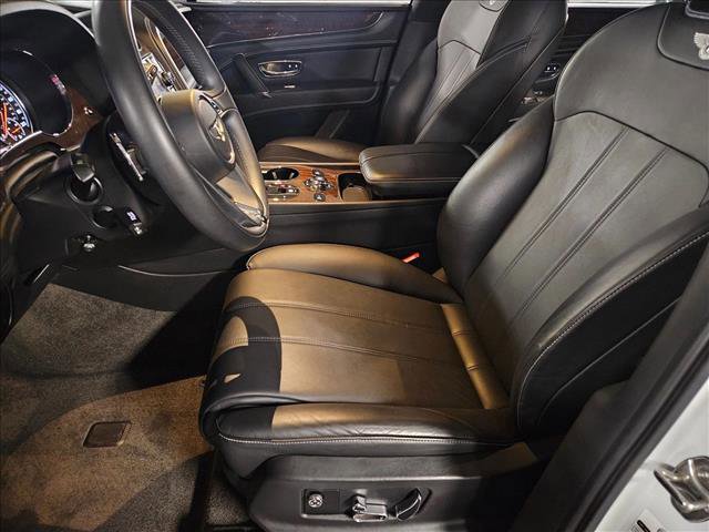 Used 2019 Bentley Bentayga image 17