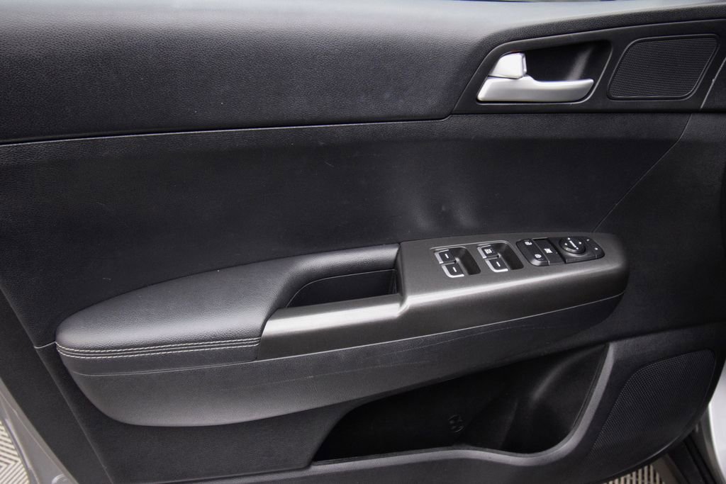 Used 2021 Kia Sportage LX AWD/4WD image 23