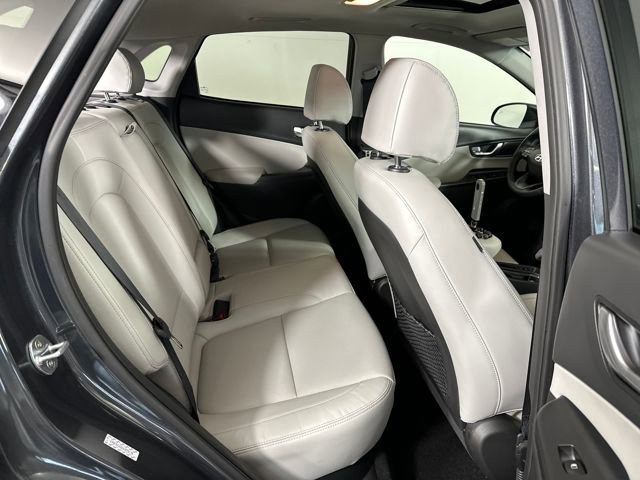 Certified 2022 Hyundai Kona Limited w/ Cargo Package image 35