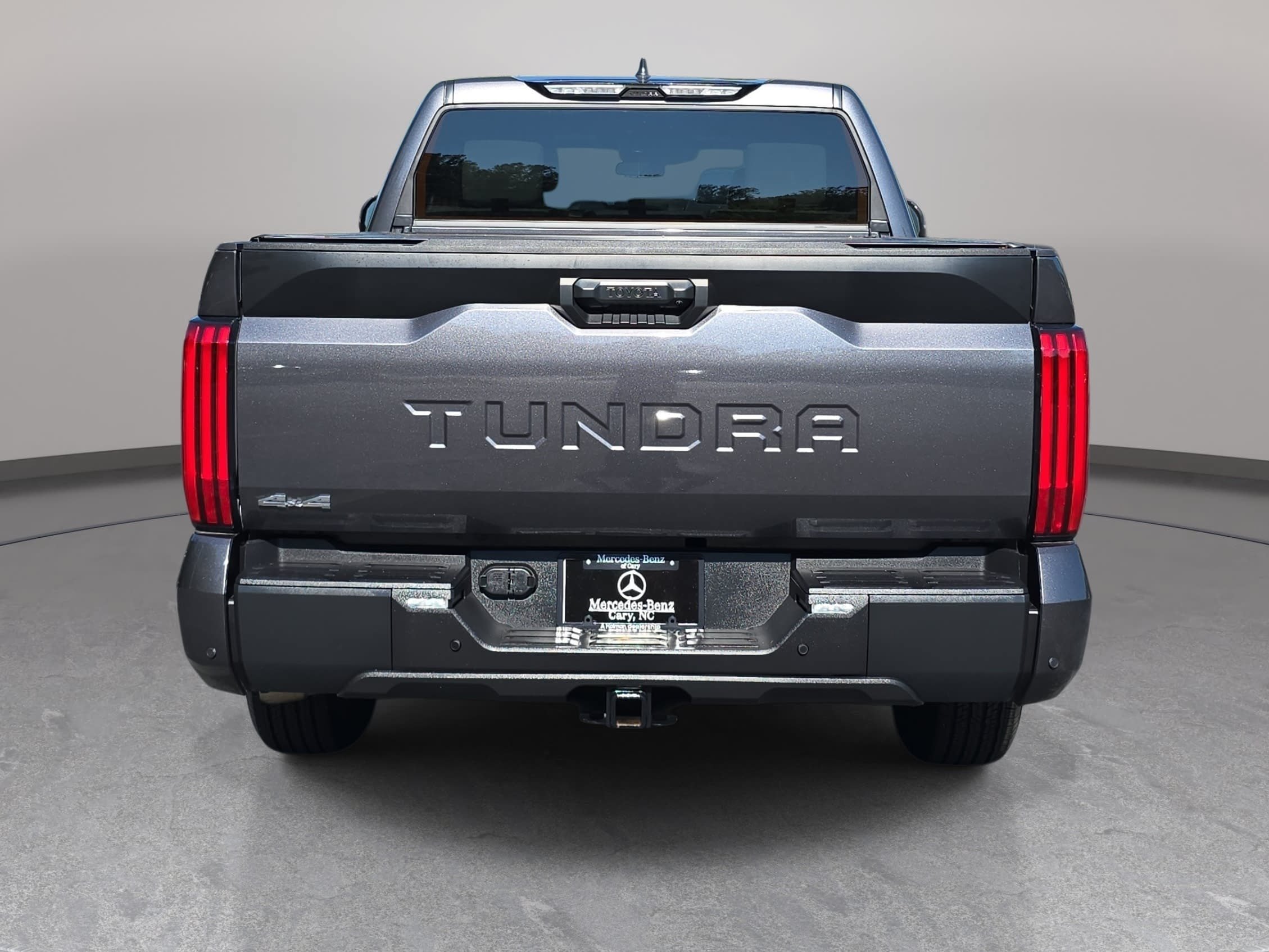 Used 2025 Toyota Tundra SR5 w/ SR5 Convenience Package AWD/4WD image 6