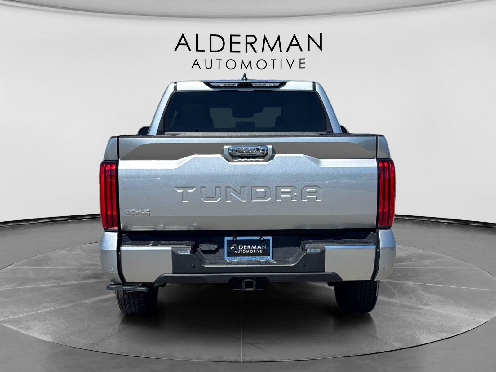 Used 2024 Toyota Tundra Limited AWD/4WD image 4