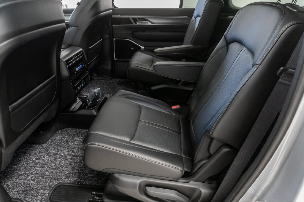 New 2026 Jeep Grand Wagoneer 4WD image 30