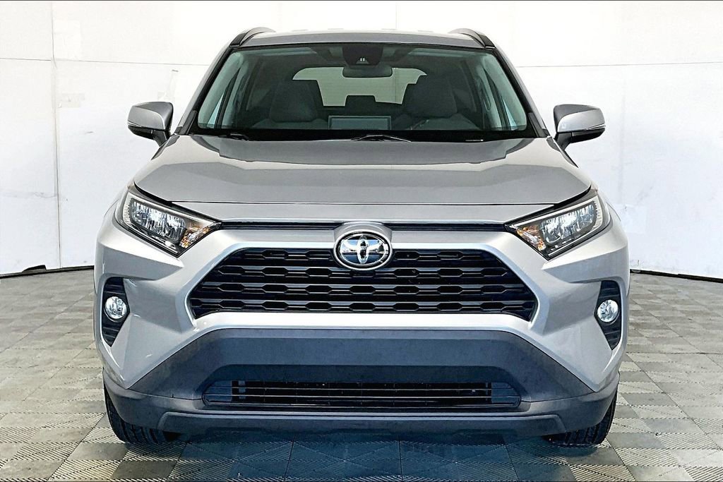 Used 2021 Toyota RAV4 XLE image 3