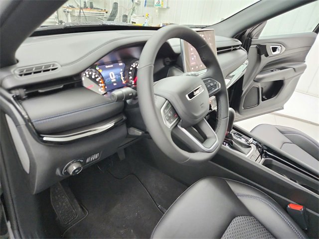 New 2026 Jeep Compass Latitude image 18