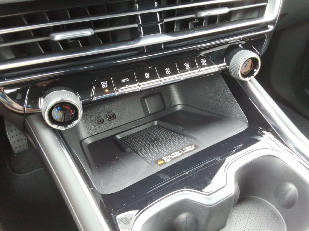 New 2027 Chevrolet Traverse RS FWD image 30