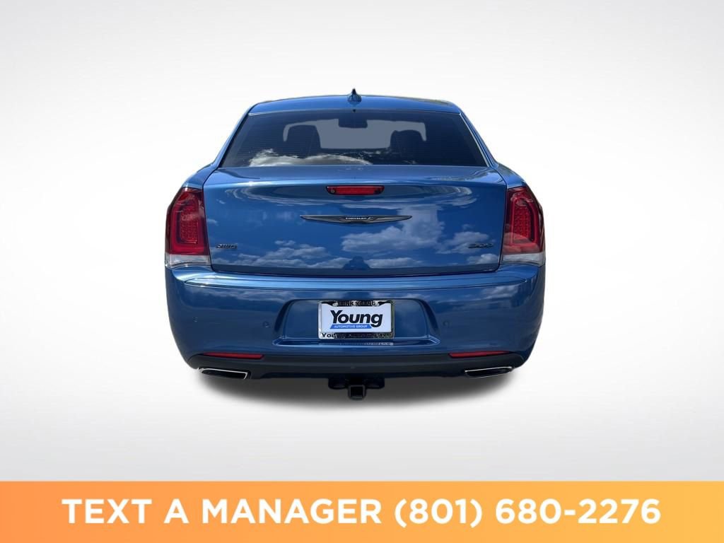 Used 2021 Chrysler 300 Touring L AWD/4WD image 4