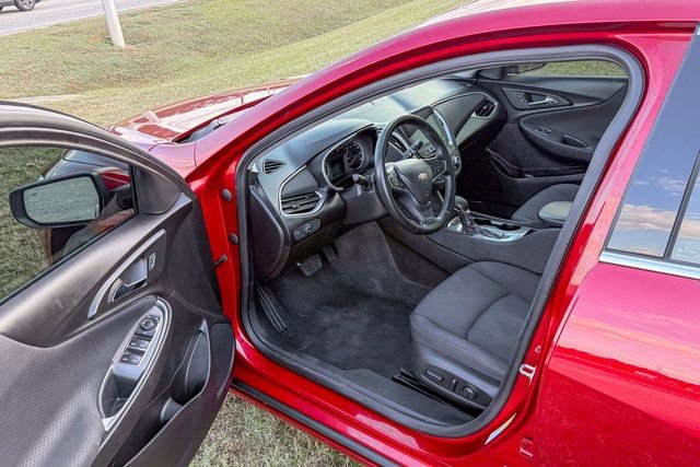 Used 2024 Chevrolet Malibu RS image 9