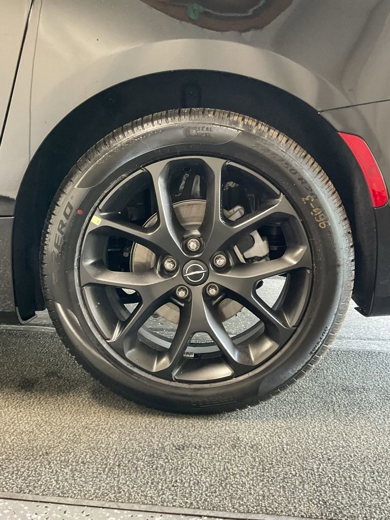 New 2025 Chrysler Pacifica Limited image 9