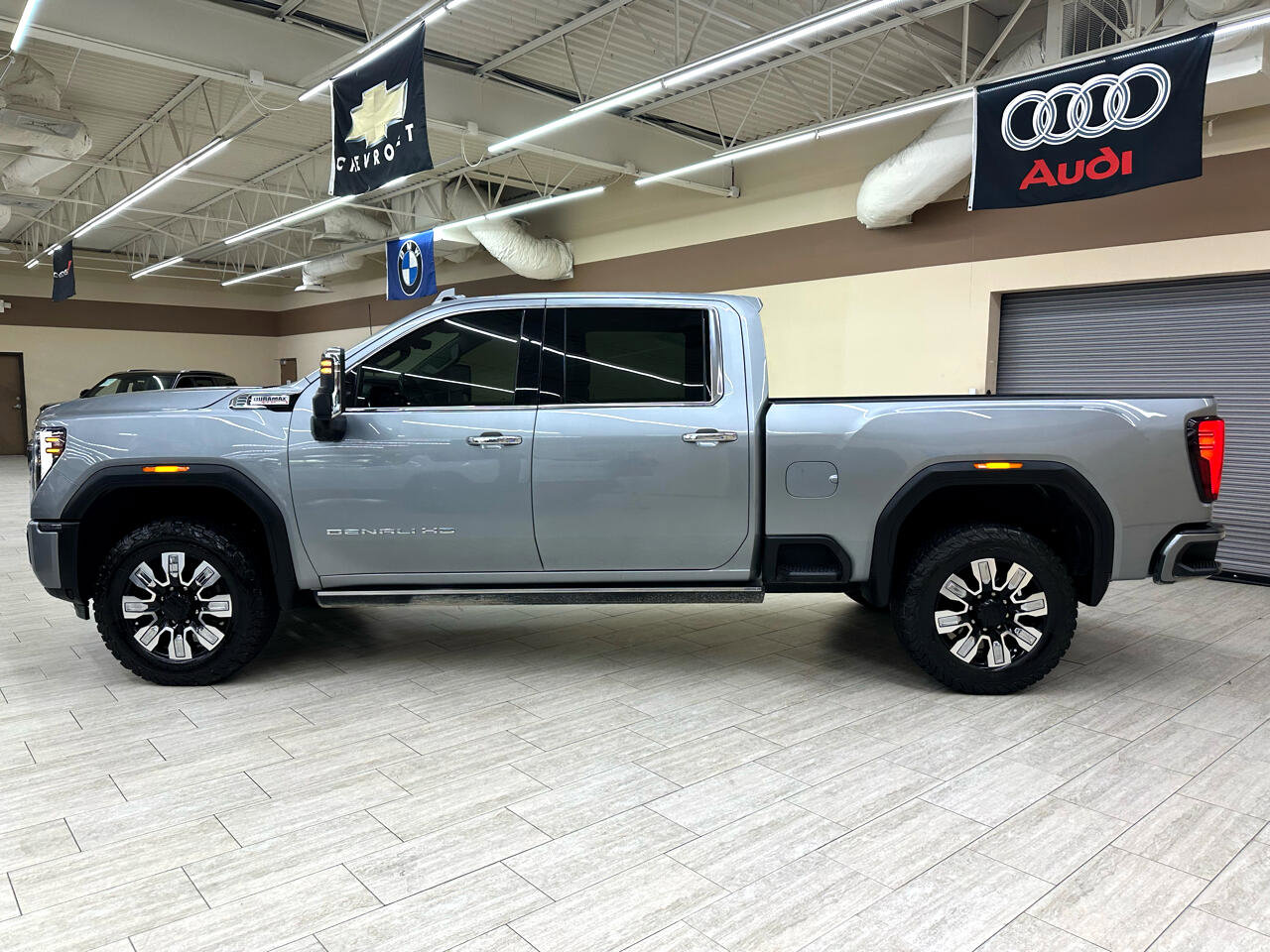 Used 2024 GMC Sierra 2500 Denali w/ Denali Reserve Package image 11