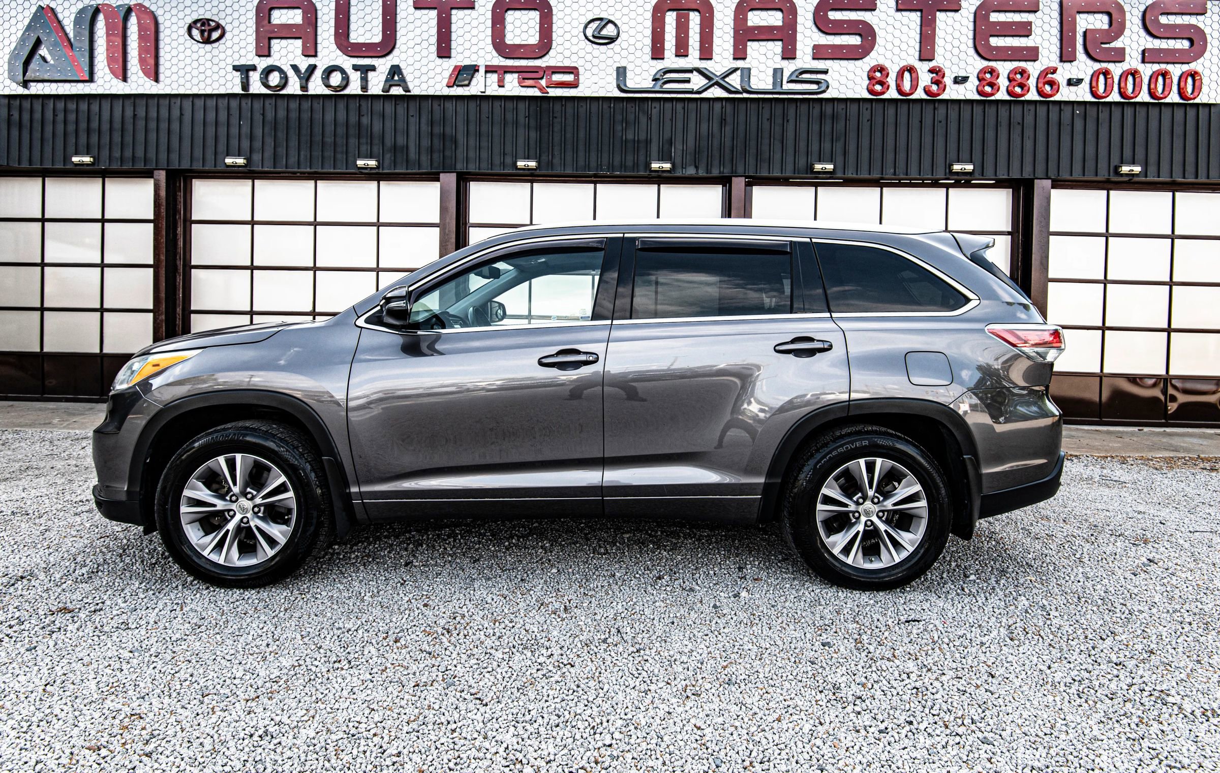 Used 2014 Toyota Highlander XLE image 6