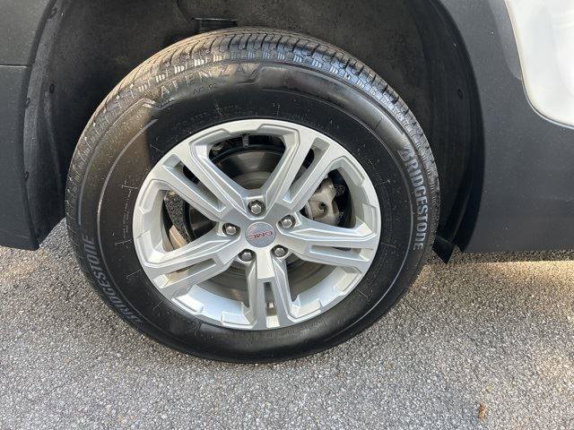 Used 2024 GMC Terrain SLE image 41