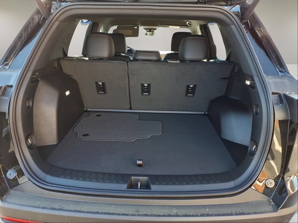 New 2026 Chevrolet Equinox ACTIV w/ Convenience Package III FWD image 8