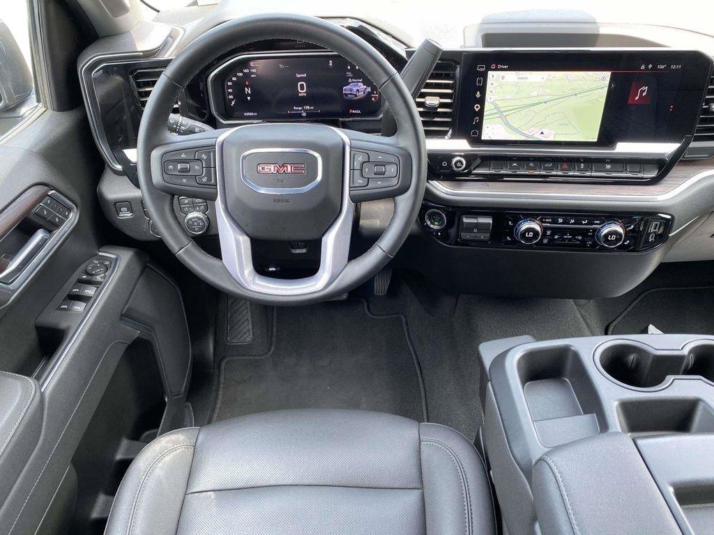 Used 2026 GMC Sierra 1500 SLT AWD/4WD image 9
