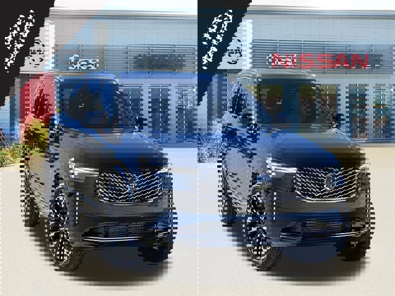 Used 2025 Volvo XC90 T8 Core image 1