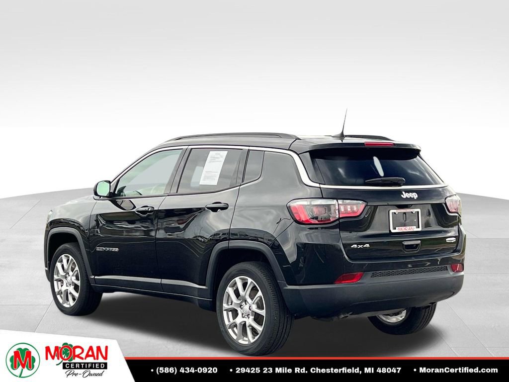 Used 2023 Jeep Compass Latitude AWD/4WD image 4
