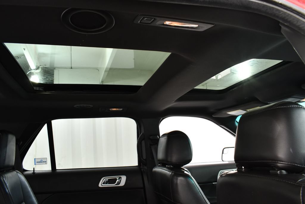 Used 2014 Ford Explorer XLT w/ Equipment Group 202A AWD/4WD image 18