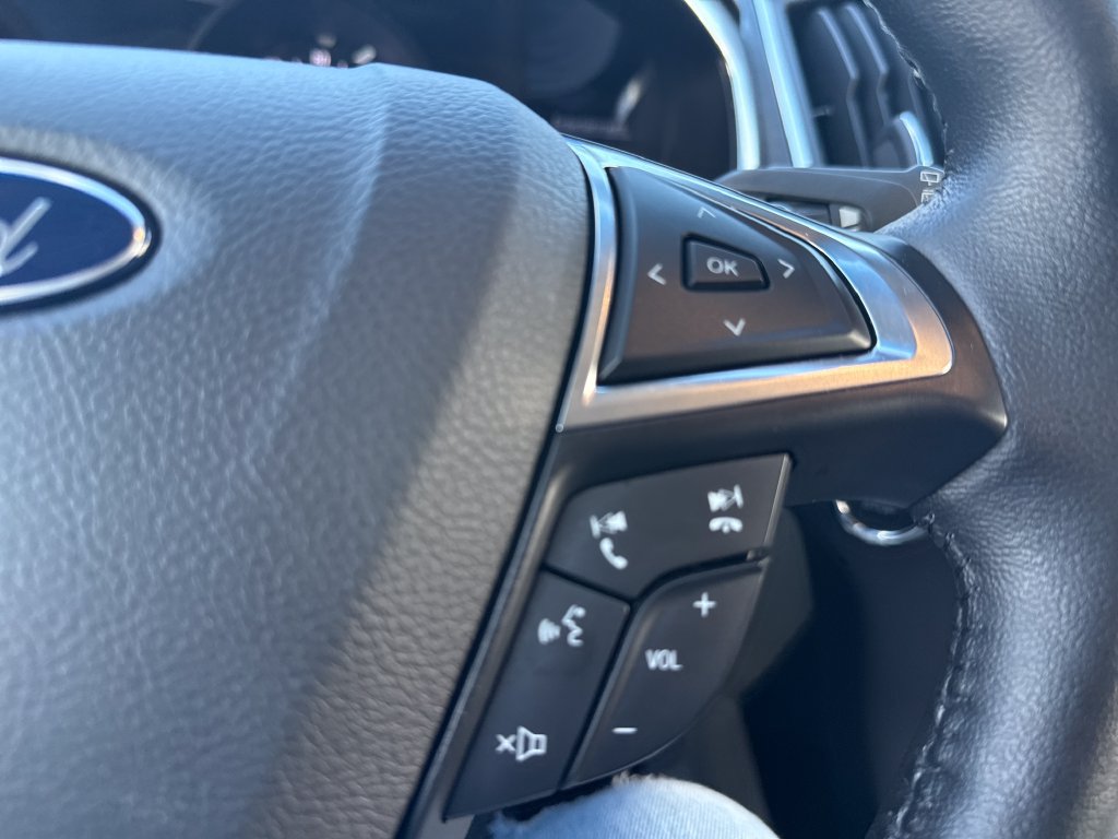 Used 2017 Ford Edge Titanium w/ Equipment Group 302A AWD/4WD image 26