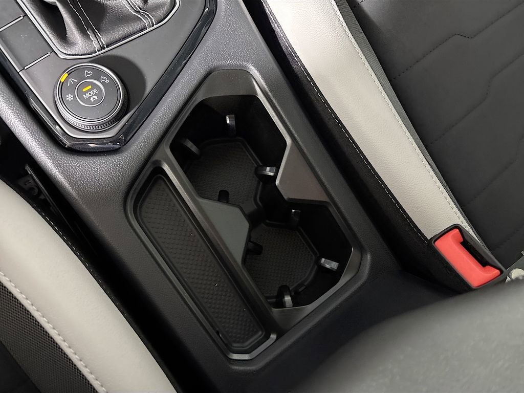 New 2025 Volkswagen Taos SE image 15