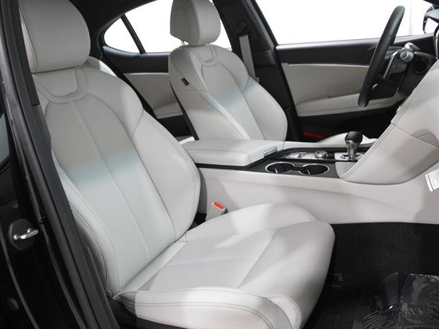 Certified 2025 Genesis G70 2.5T image 16