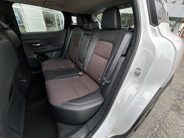 Certified 2025 Nissan Kicks SR FWD image 23