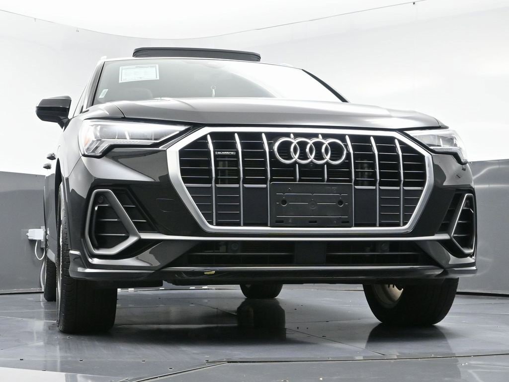 Used 2022 Audi Q3 2.0T Premium Plus w/ Premium Plus Package image 49