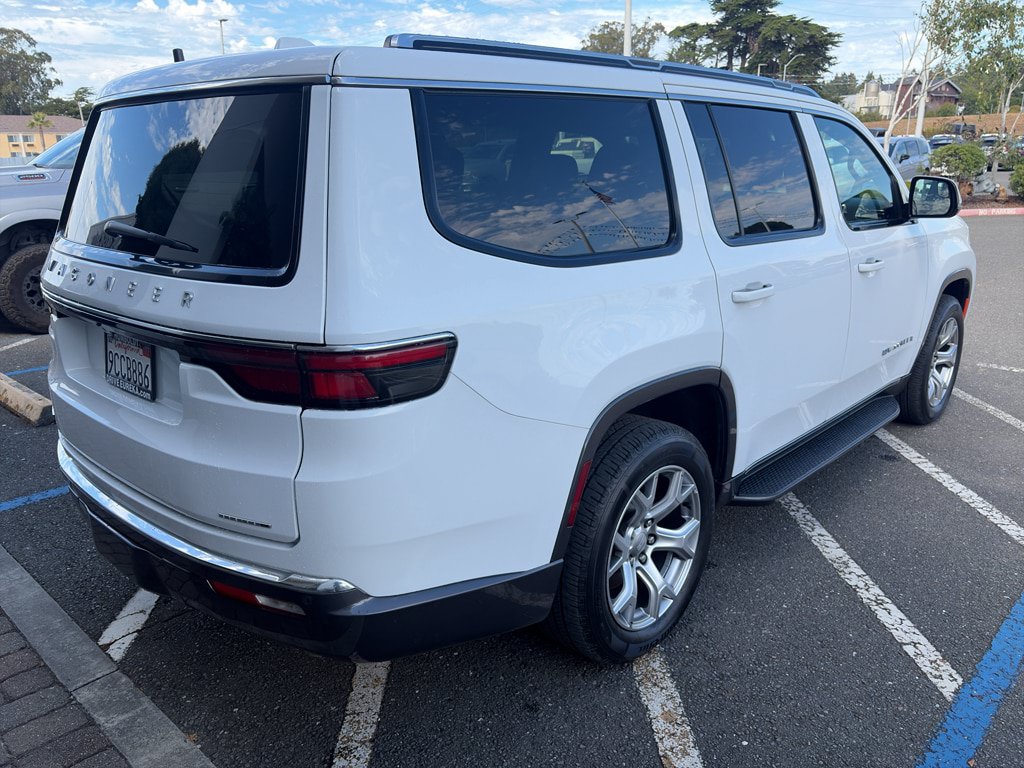 Used 2022 Jeep Wagoneer Series II AWD/4WD image 23
