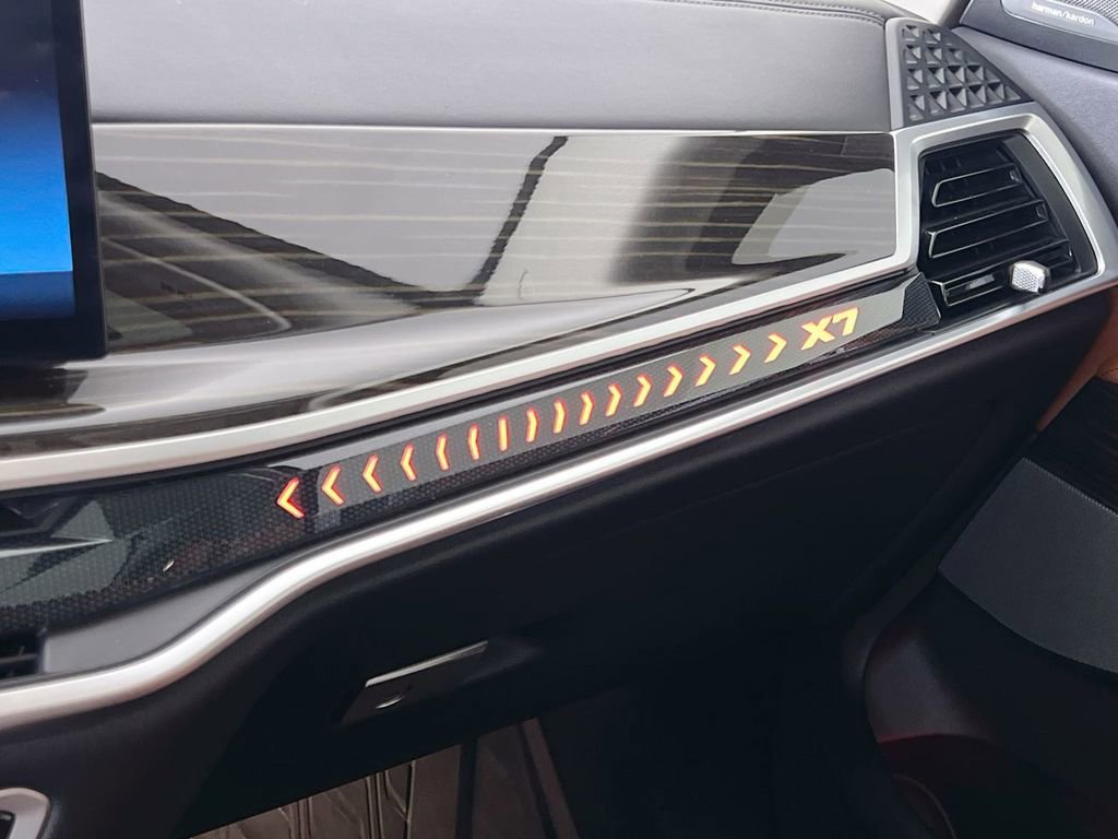 Used 2023 BMW X7 xDrive40i w/ Premium Package image 30