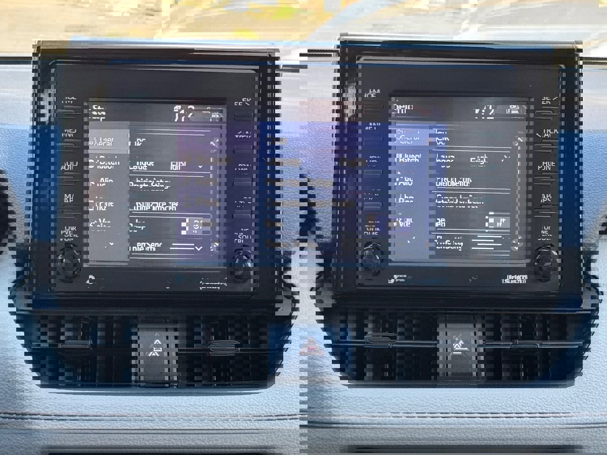 Used 2021 Toyota RAV4 XLE image 23