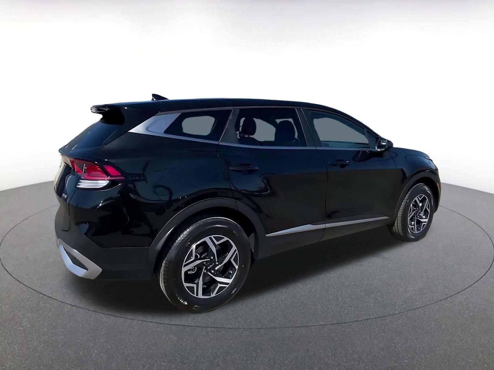 Used 2025 Kia Sportage LX image 15