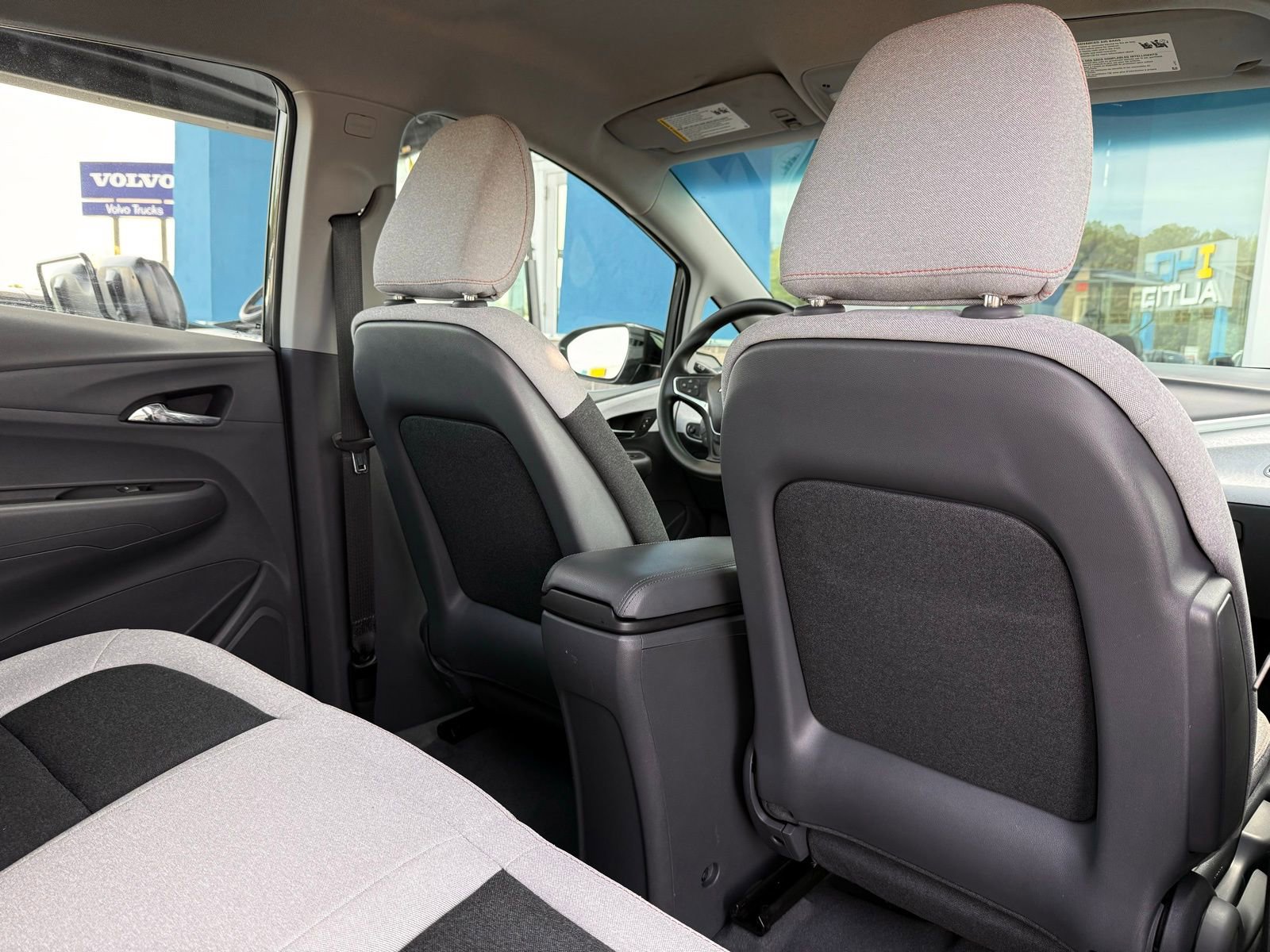 Used 2018 Chevrolet Bolt LT FWD image 21