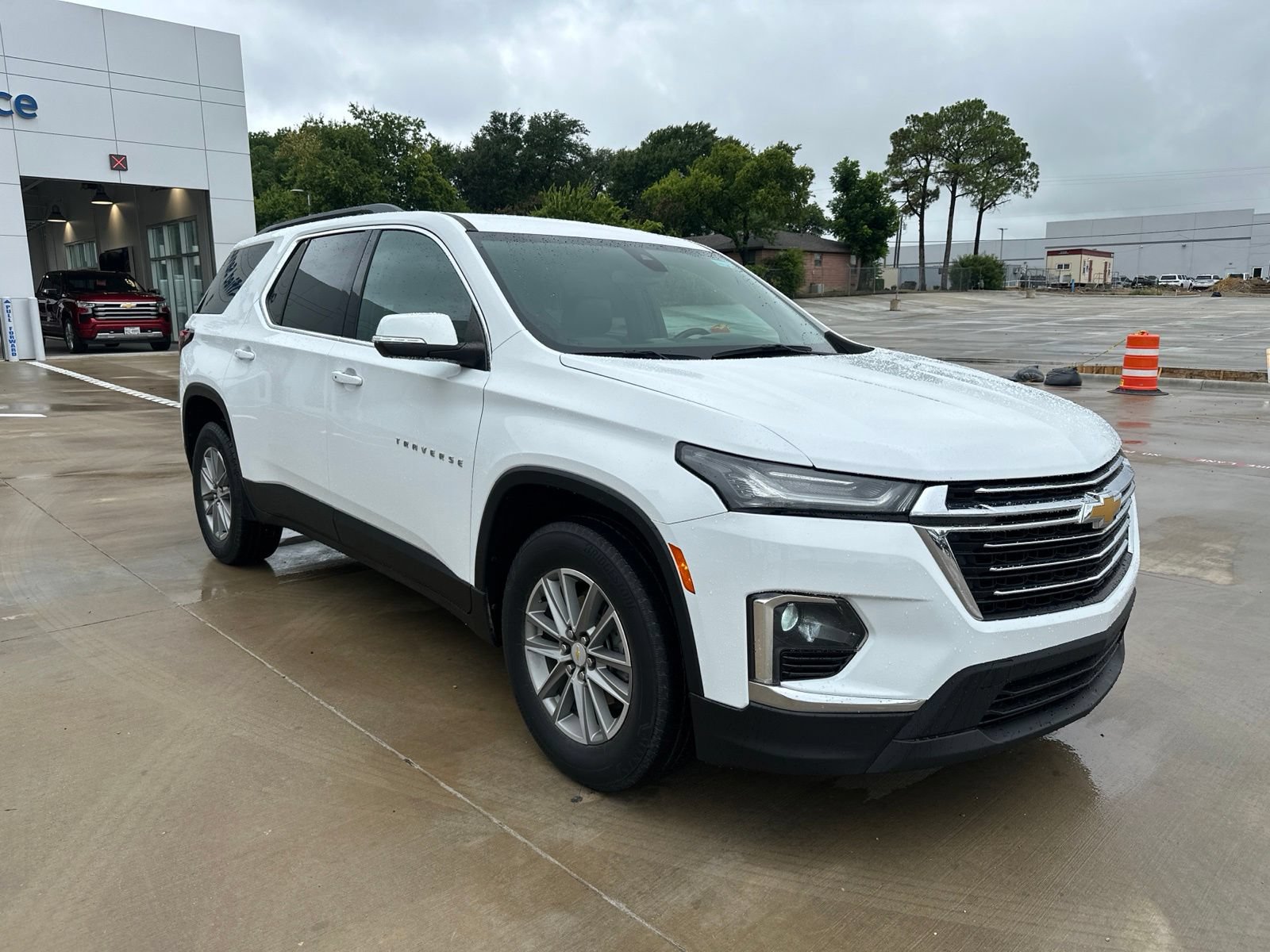 Used 2022 Chevrolet Traverse LT FWD image 7