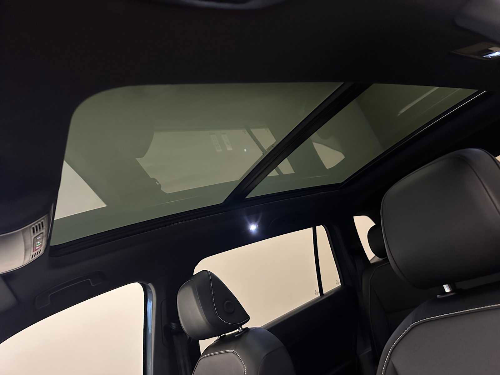 Used 2021 Volkswagen Tiguan SE R-Line image 20