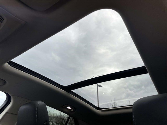 Used 2022 Buick Envision Essence w/ Technology Package I image 21