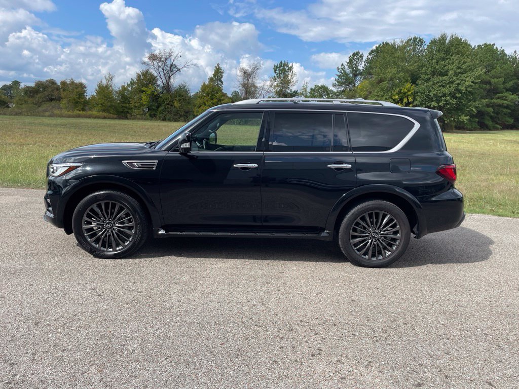 Used 2024 INFINITI QX80 Sensory RWD image 2