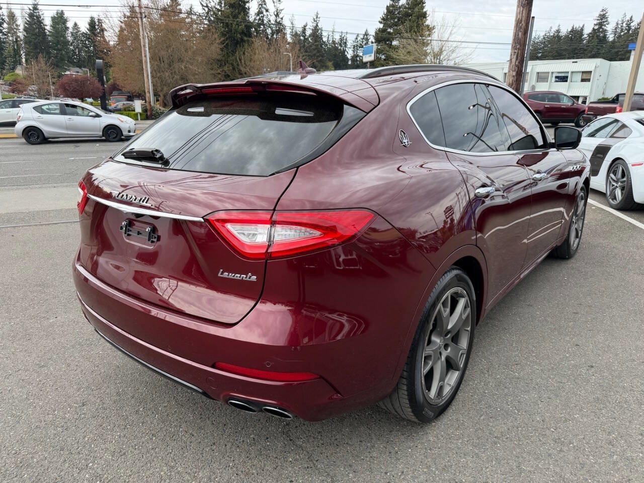 Used 2017 Maserati Levante w/ Sport Package image 9
