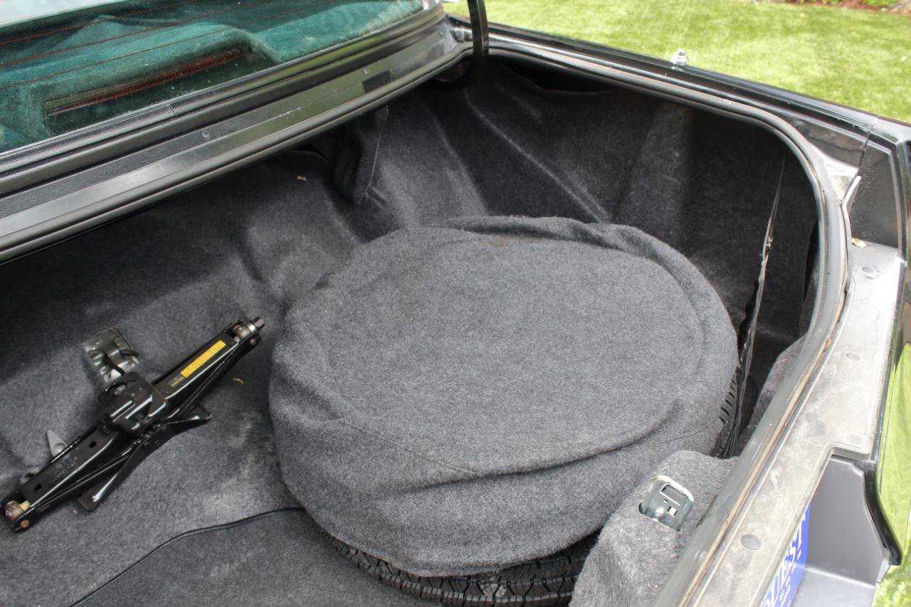 Used 1996 Cadillac Fleetwood Brougham RWD image 60