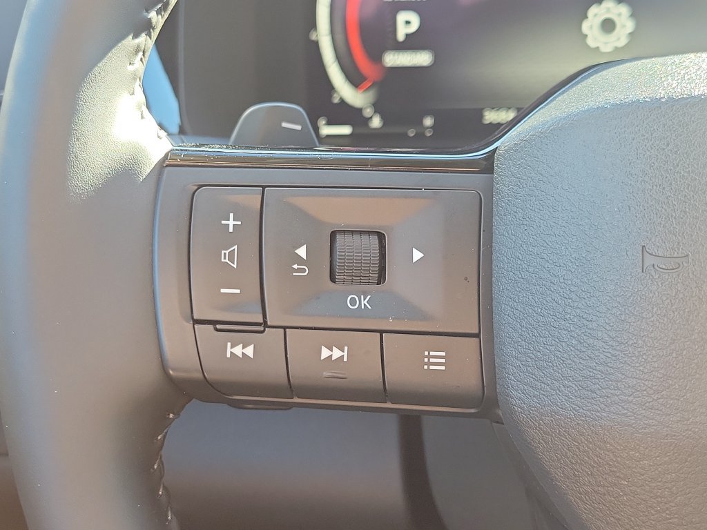 Used 2026 Nissan Pathfinder SL w/ SL Premium Package FWD image 19