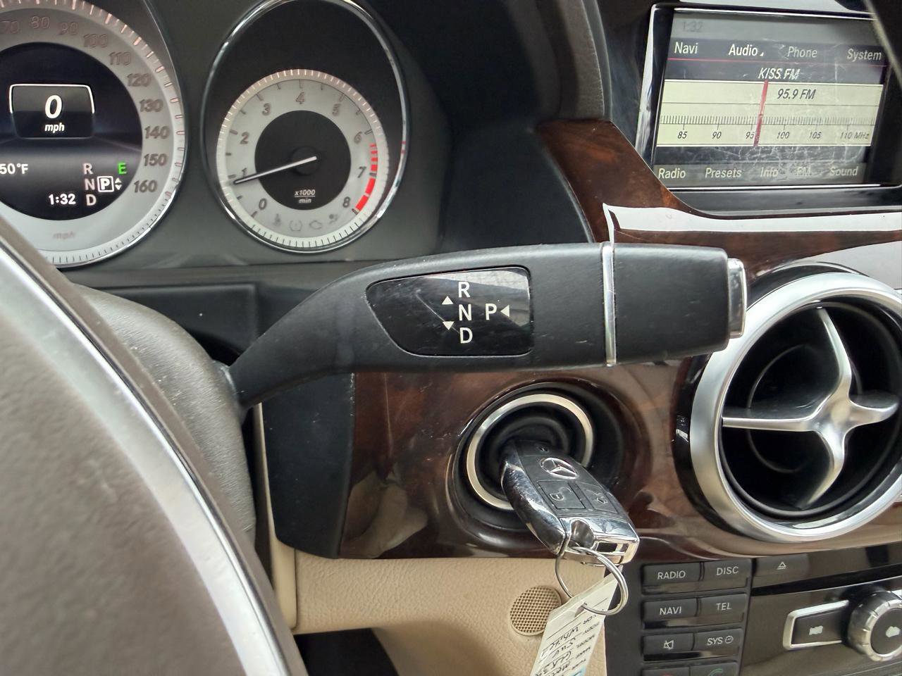 Used 2015 Mercedes-Benz GLK 350 4MATIC image 28