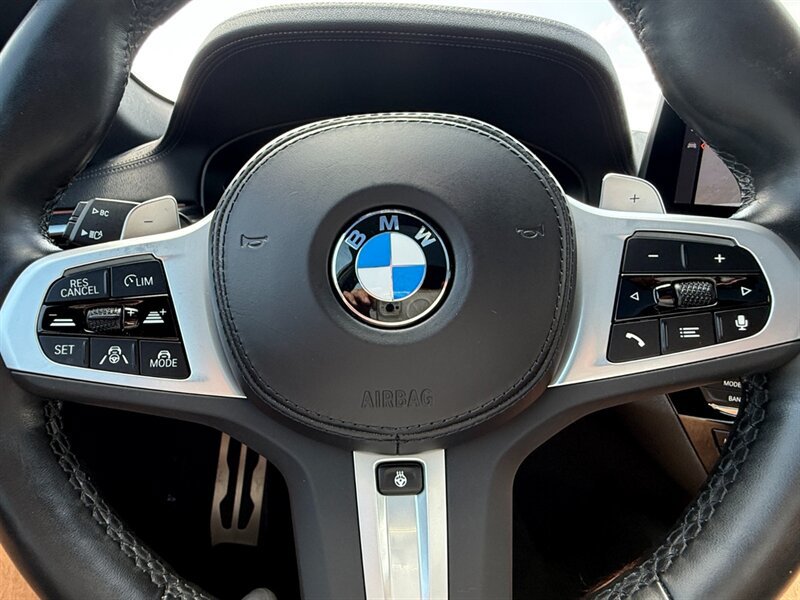 Used 2023 BMW M550i xDrive w/ Executive Package AWD/4WD image 19