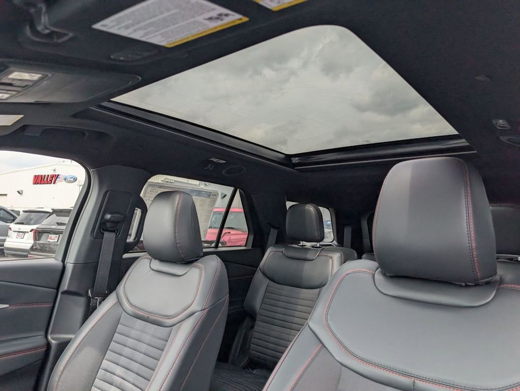 New 2026 Ford Explorer ST-Line image 5