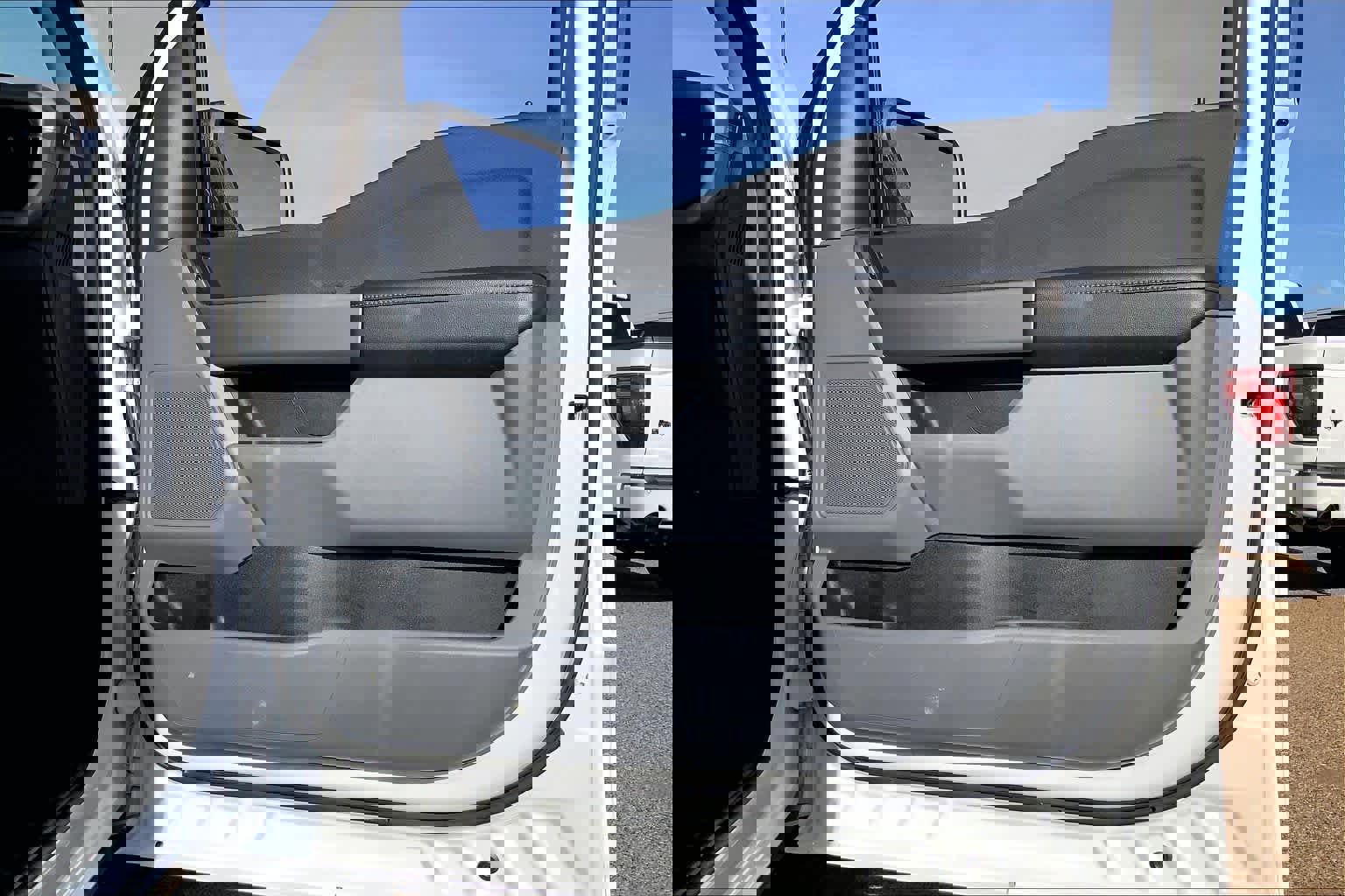 Used 2023 Ford F150 XLT w/ Trailer Tow Package image 23