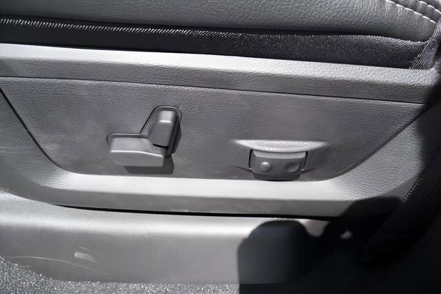 New 2026 RAM 3500 Laramie AWD/4WD image 16
