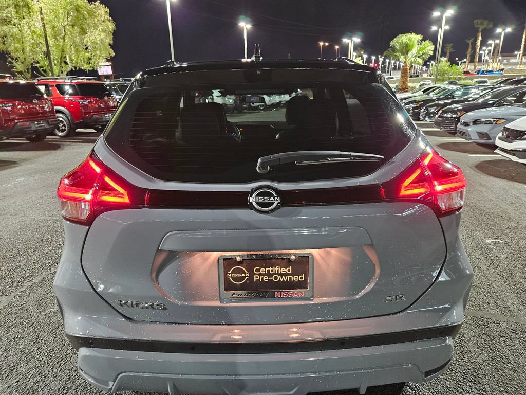 Used 2023 Nissan Kicks SR w/ SR Premium Package FWD image 7