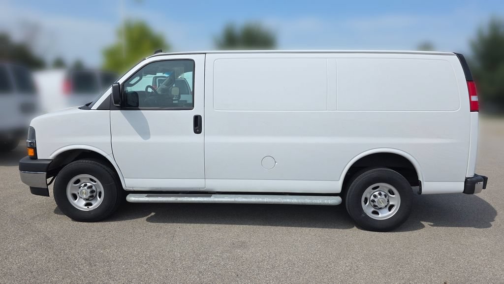 Used 2024 Chevrolet Express 2500 w/ Driver Convenience Package RWD image 2