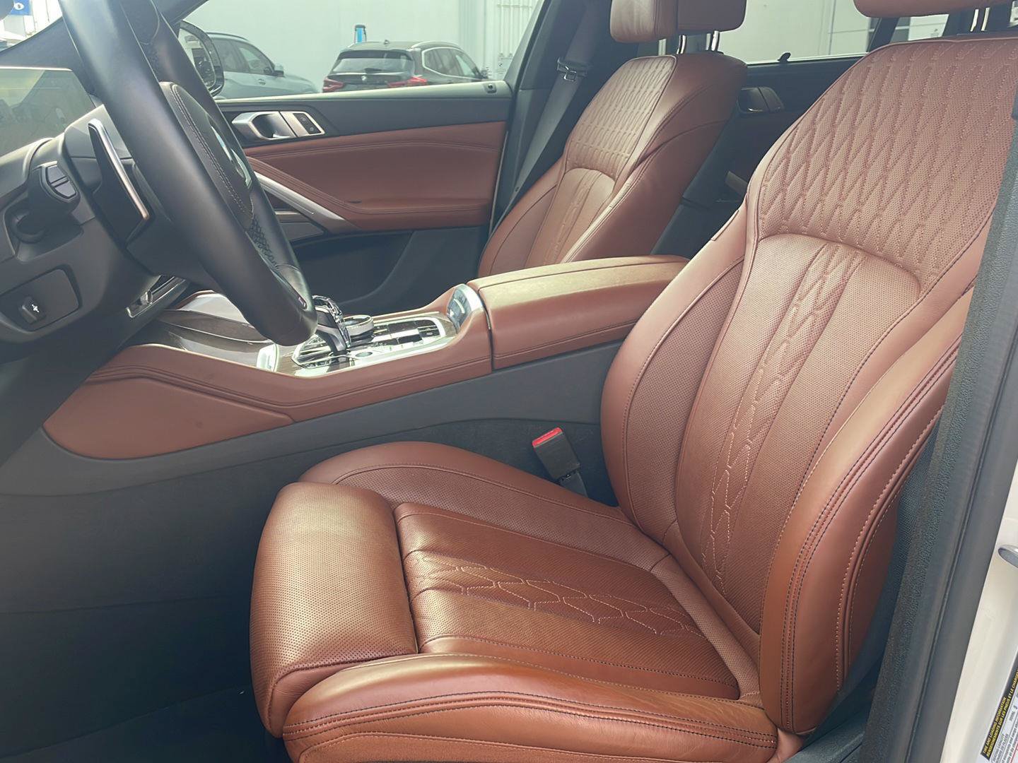 Used 2021 BMW X6 M50i w/ Executive Package AWD/4WD image 2