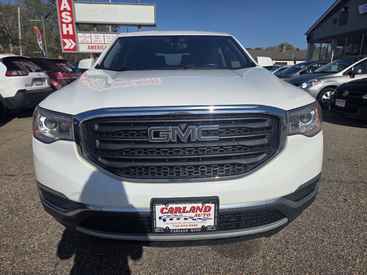 Used 2017 GMC Acadia SLE AWD/4WD image 2