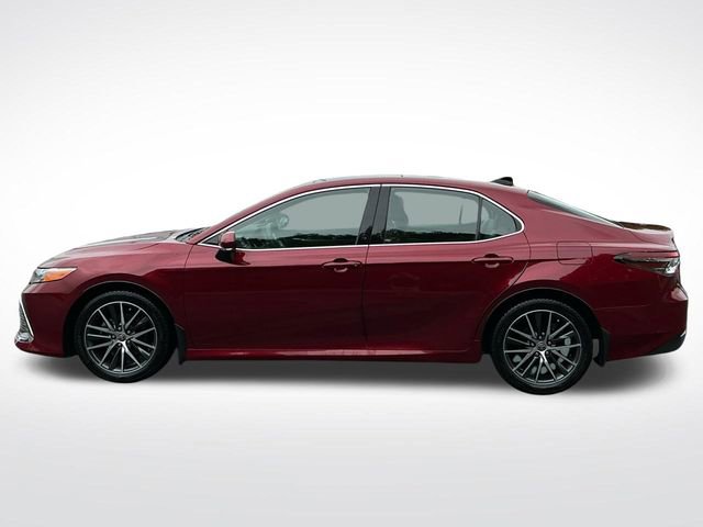 Used 2021 Toyota Camry XLE AWD/4WD image 3