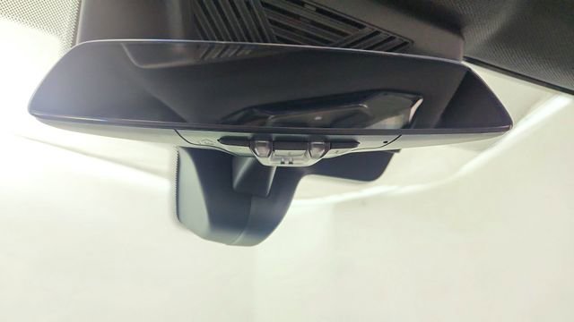 Used 2023 BMW 740i w/ Parking Assistance Package image 53