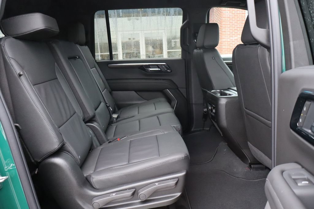 New 2026 Chevrolet Suburban LT image 44