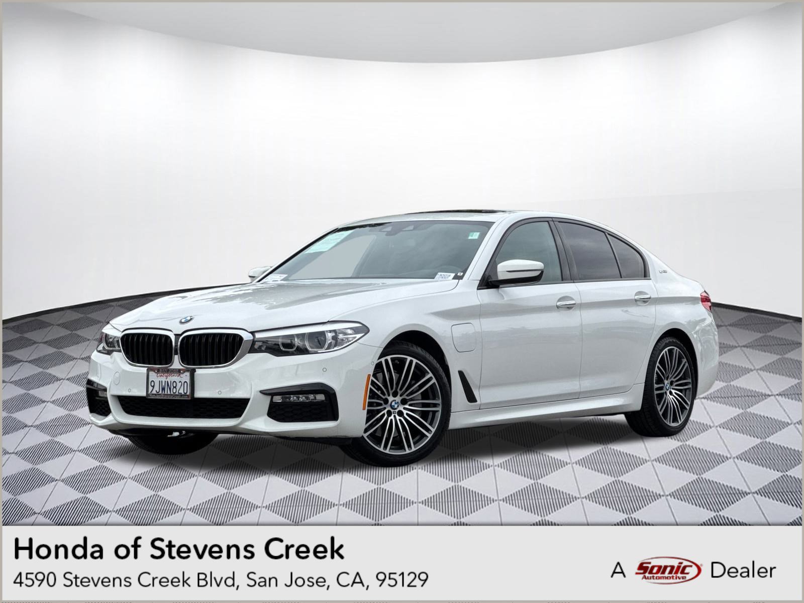 Used 2018 BMW 530e w/ M Sport Package 2